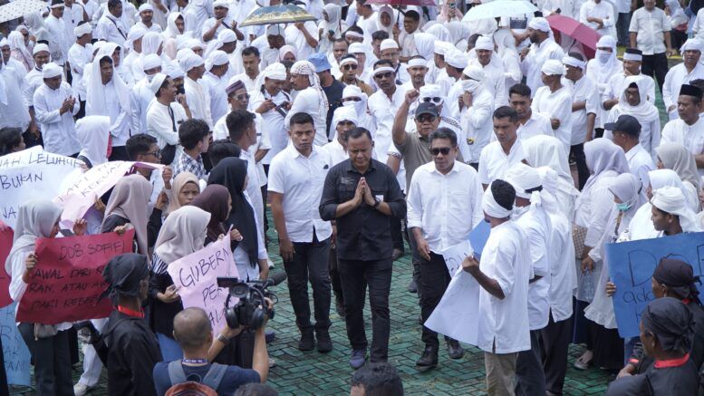 Rakyat Tidore Antusias Sambut Plakat Pahlawan Nasional Sultan Zainal Abidin Syah